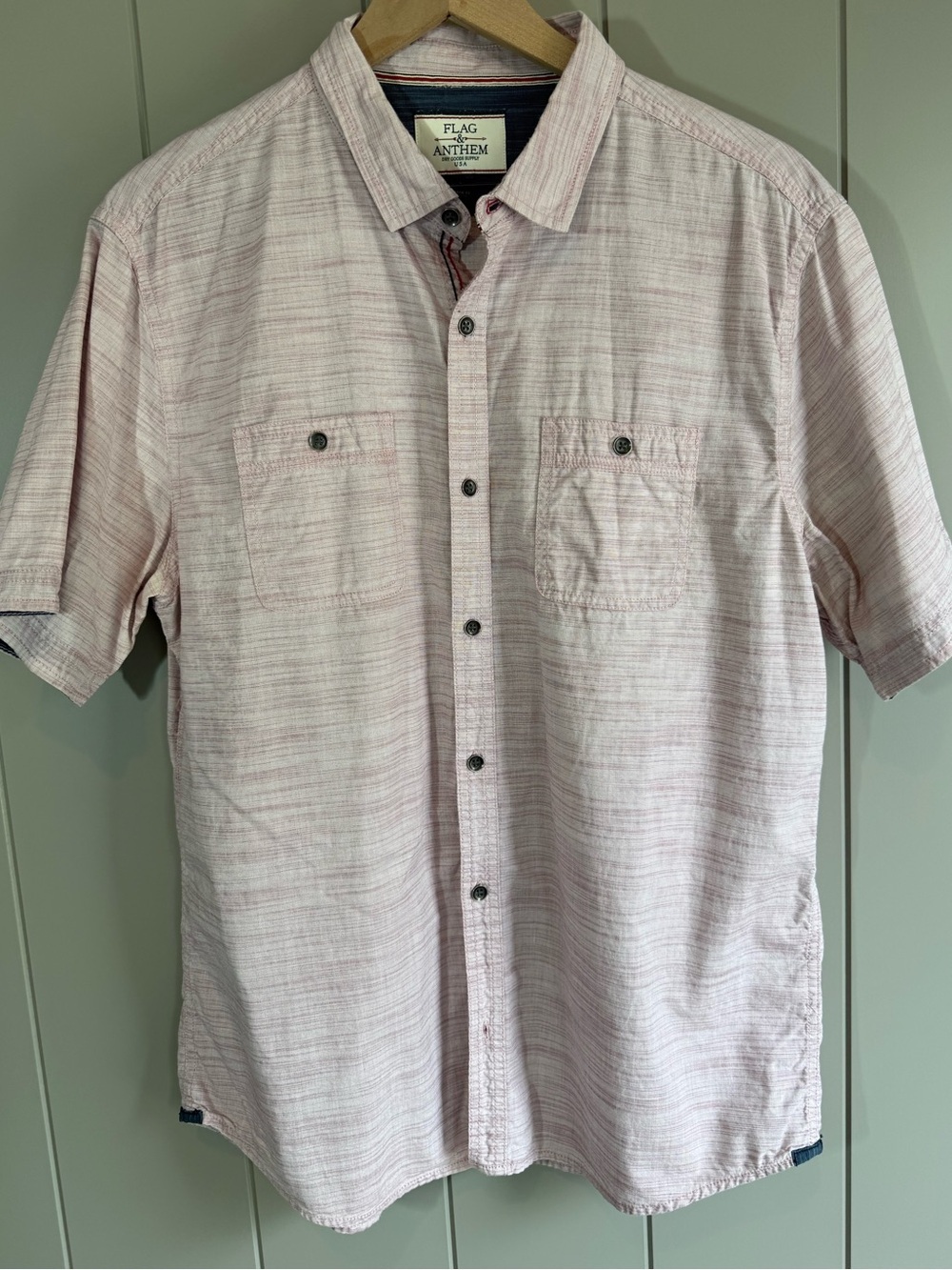 Buckle Flag And Anthem Short Sleeve Button Up Shirt Men's Size Large Pink